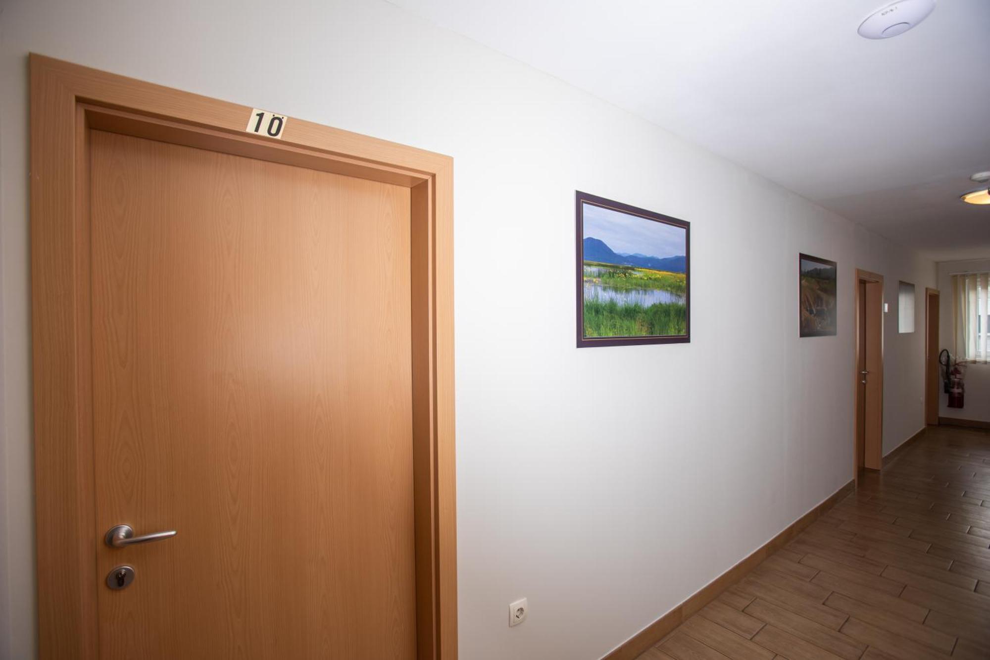 Rooms En Krajcar Cerknica ภายนอก รูปภาพ