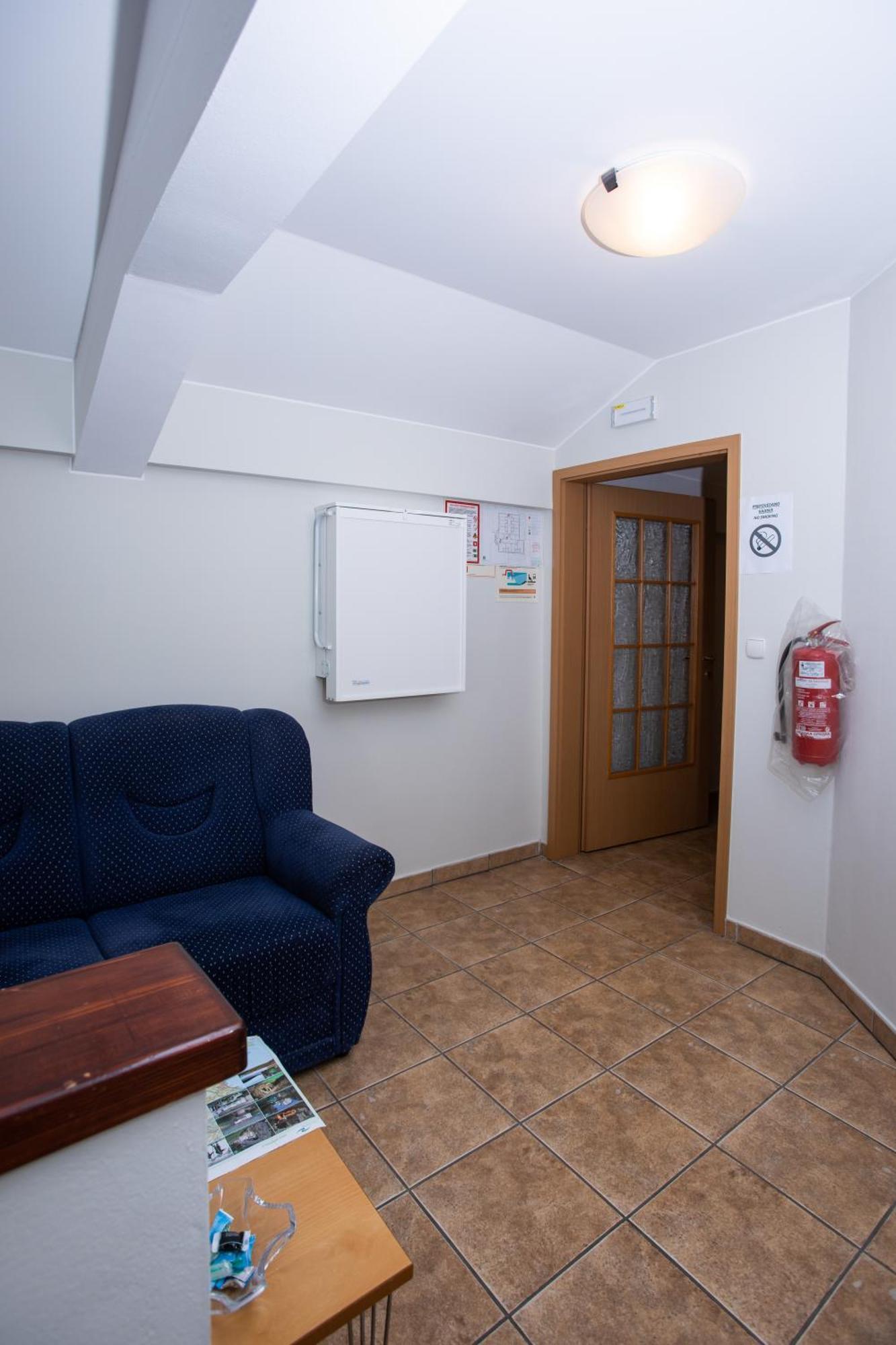 Rooms En Krajcar Cerknica ภายนอก รูปภาพ