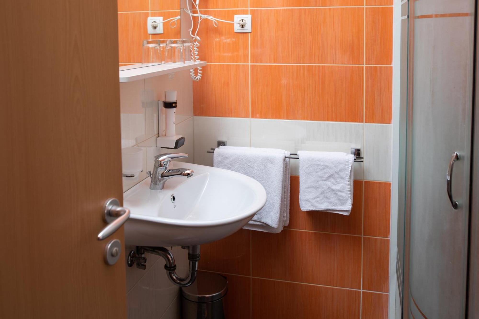 Rooms En Krajcar Cerknica ภายนอก รูปภาพ