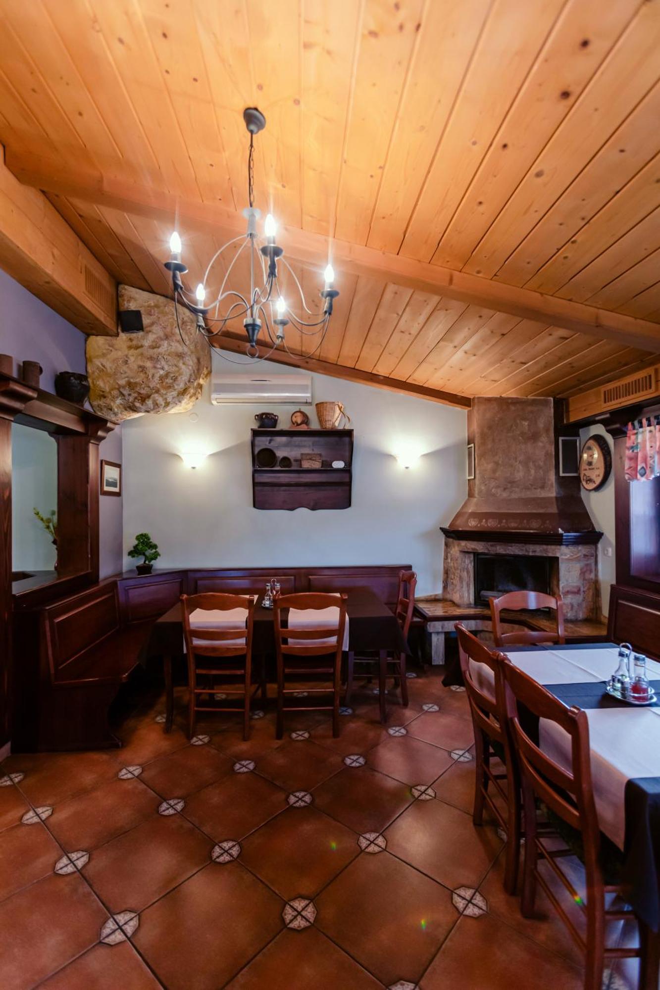 Rooms En Krajcar Cerknica ภายนอก รูปภาพ