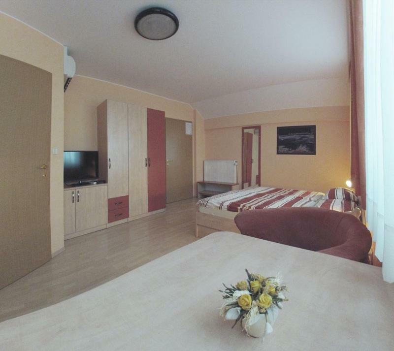 Rooms En Krajcar Cerknica ภายนอก รูปภาพ
