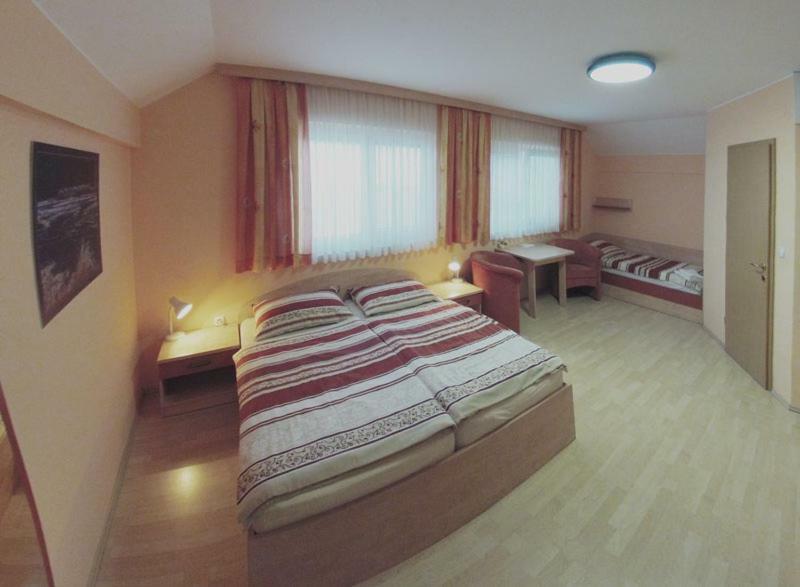 Rooms En Krajcar Cerknica ภายนอก รูปภาพ
